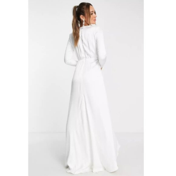 EUC-ASOS DESIGN Sadie Pleated Plunge Wrap White Wedding Dress Size US 6 - Picture 2 of 16